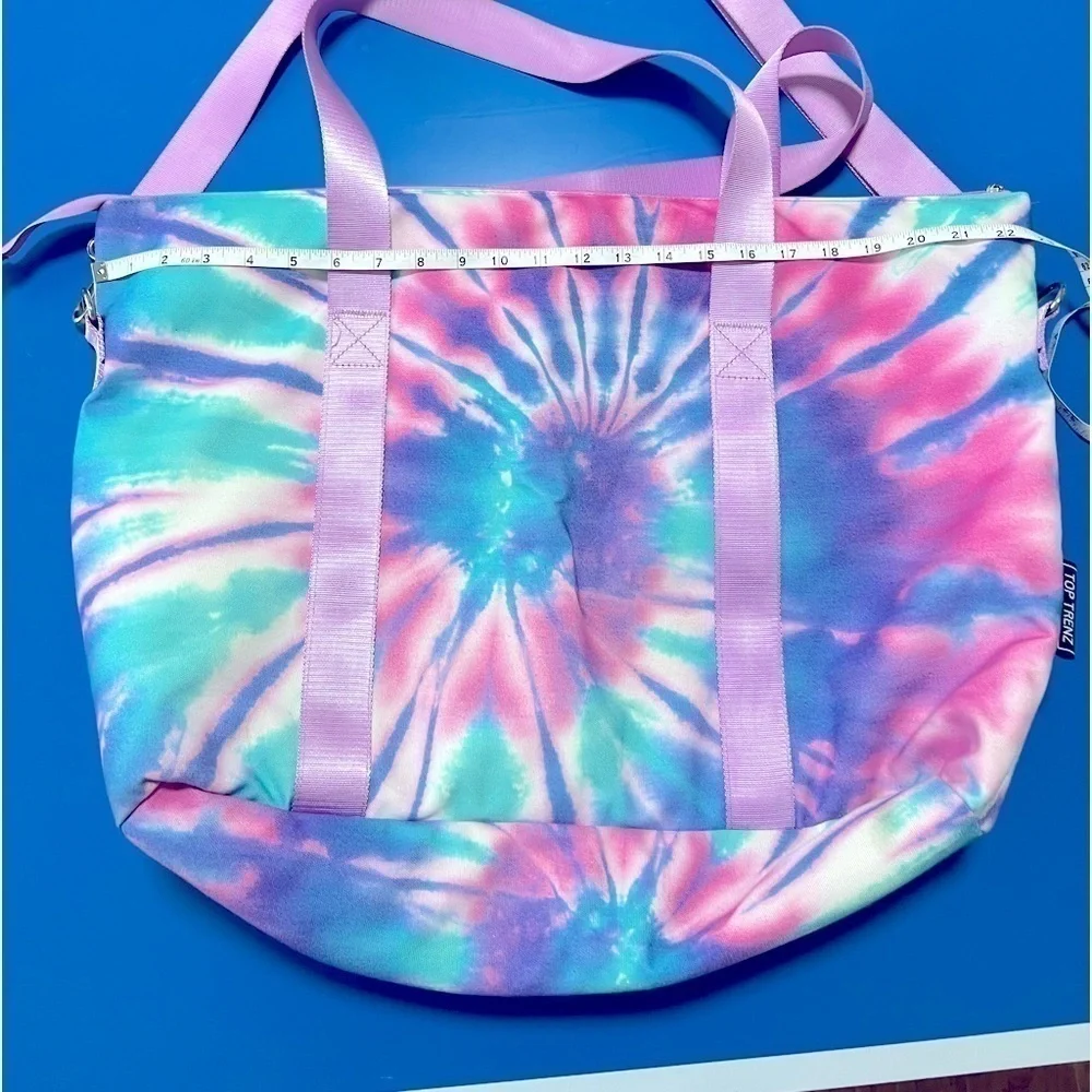 Top Trenz Girl’s Overnight Bag. Like New